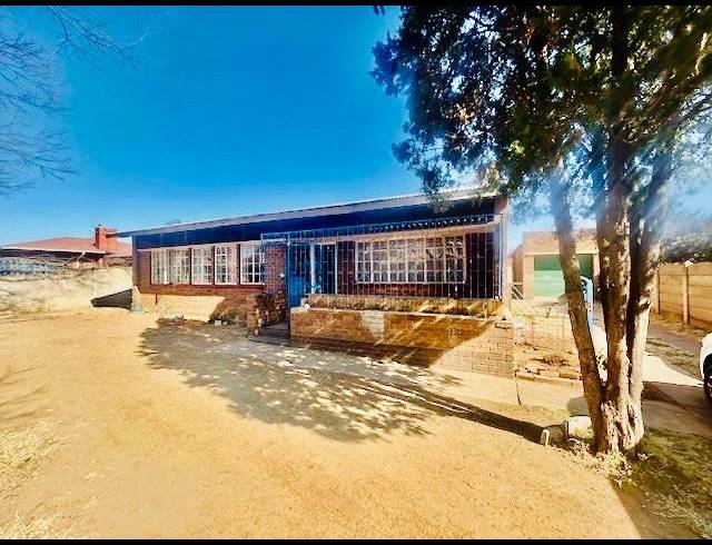 3 BEDROOM HOUSE FOR SALE IN VANDERBIJLPARK CW 5